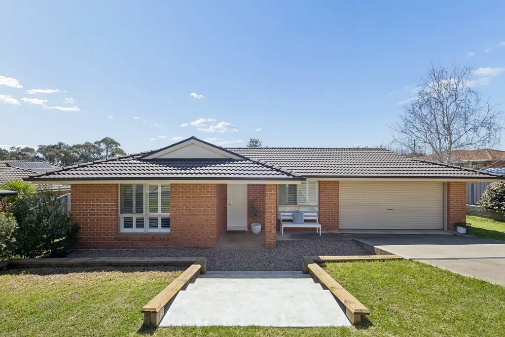 Young 4Zimmer Young & Exciting Family Home in the Right Location