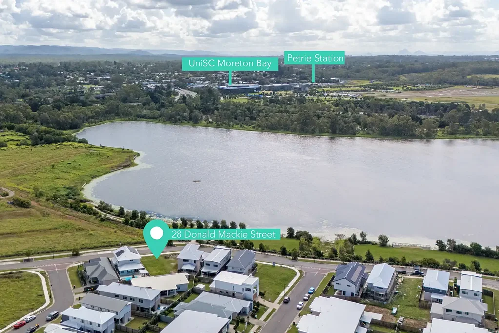 Lawnton 已注册363m²地块 12.5米临街面 平坦易用 适合现代设计 增长迅速社区 业主或投资者佳选 Prime Registered Land with Lake Views in Emerging Lawnton Pocket