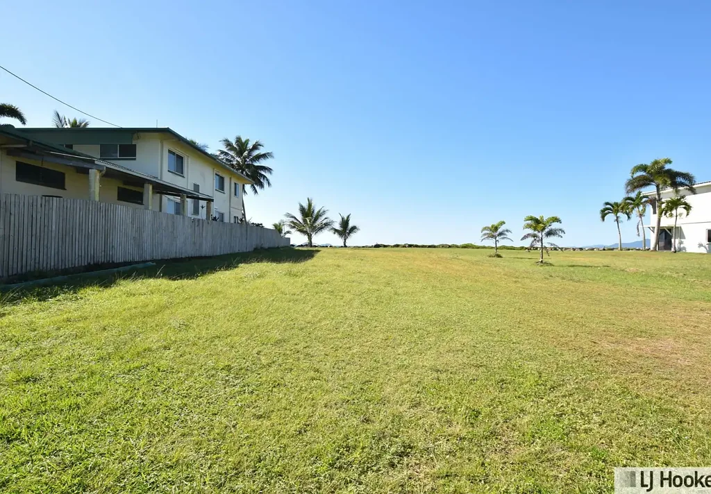 Tully Heads Prime Waterfront Position – Ready to Build