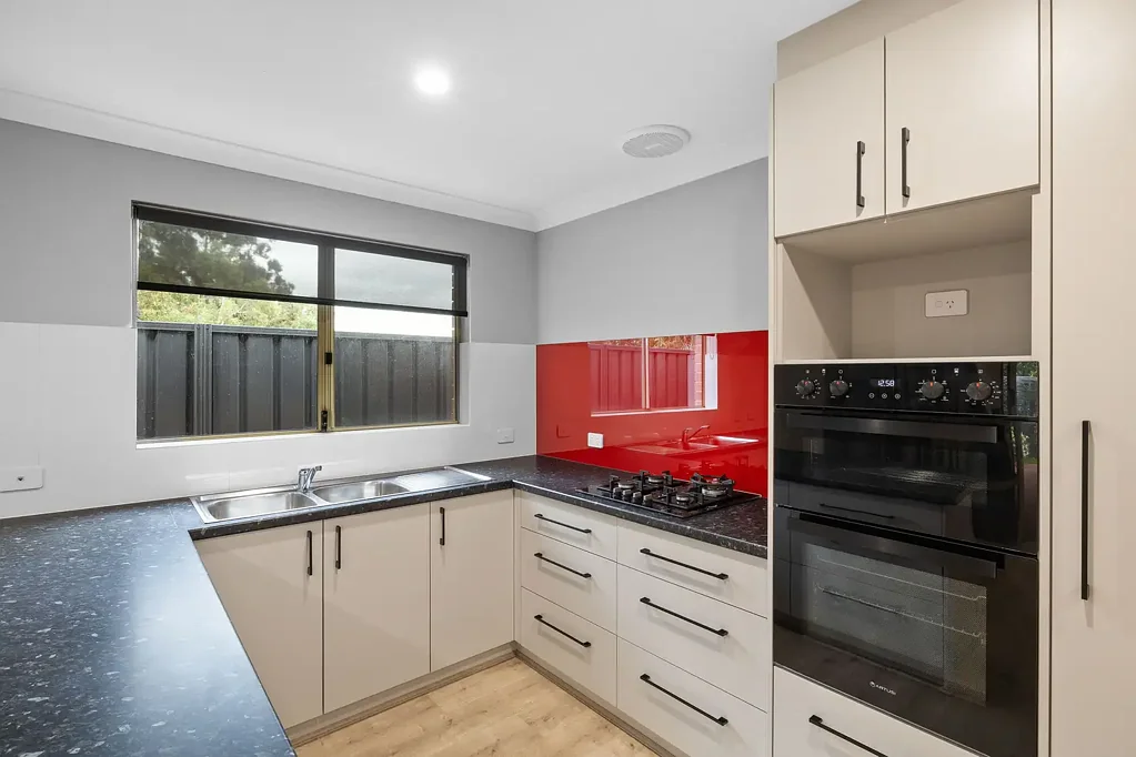 1/7 Conifer Close, Ballajura, WA 6066