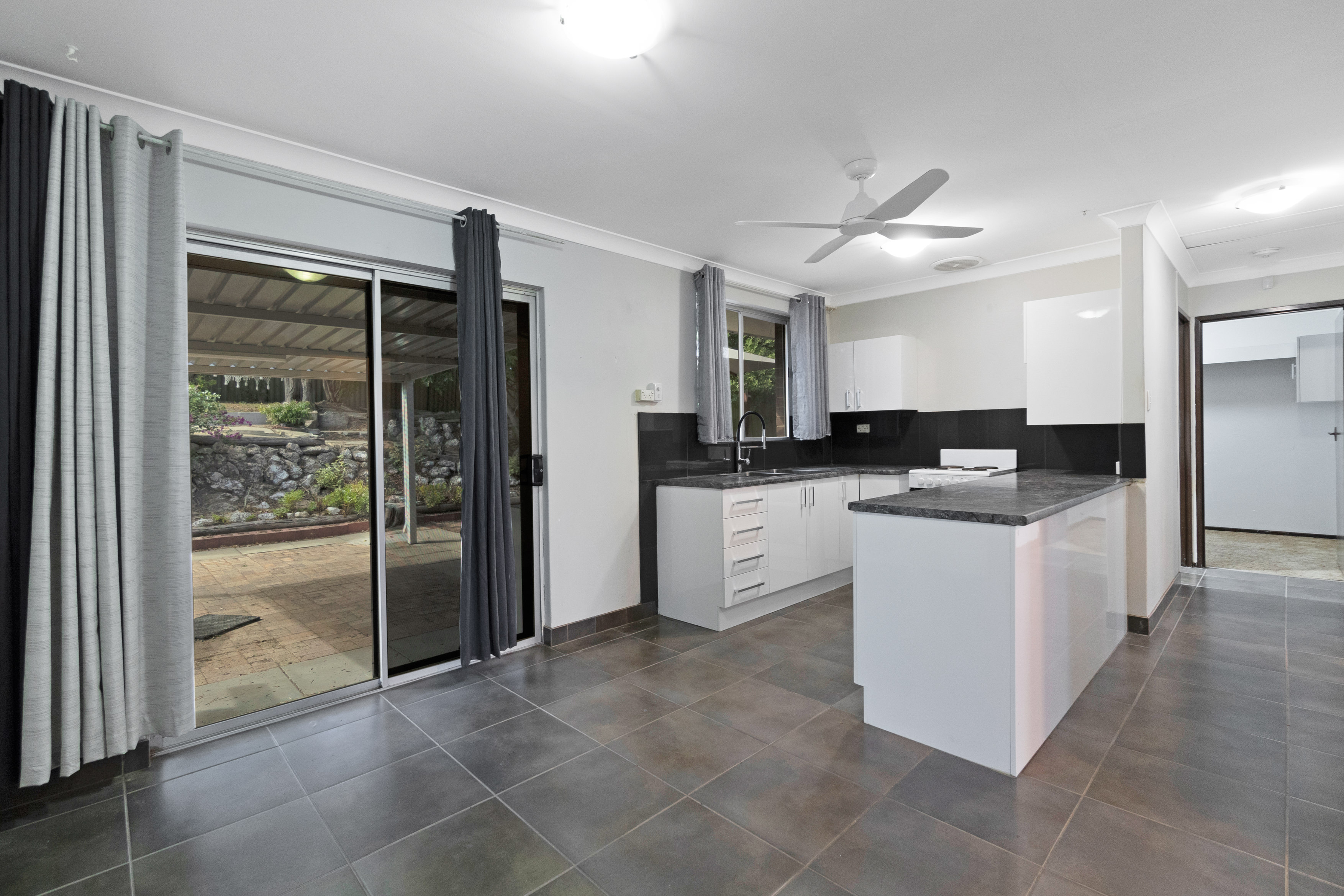 24 BIDEFORD ST, WARNBRO WA 6169, 0房, 0浴, House