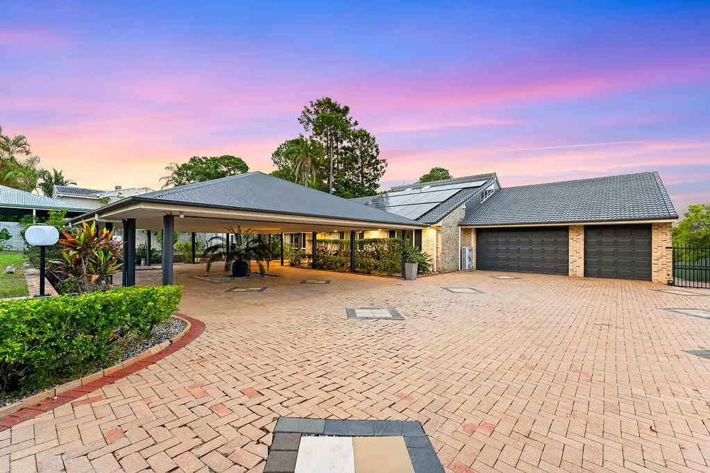 Springwood 7 Bedroom 5-Star Resort-Style Living on a Private Estate