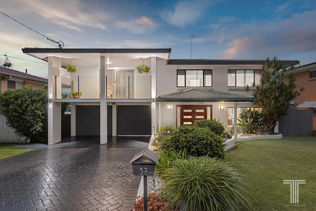 37 Morialta Street, Mansfield, QLD 4122