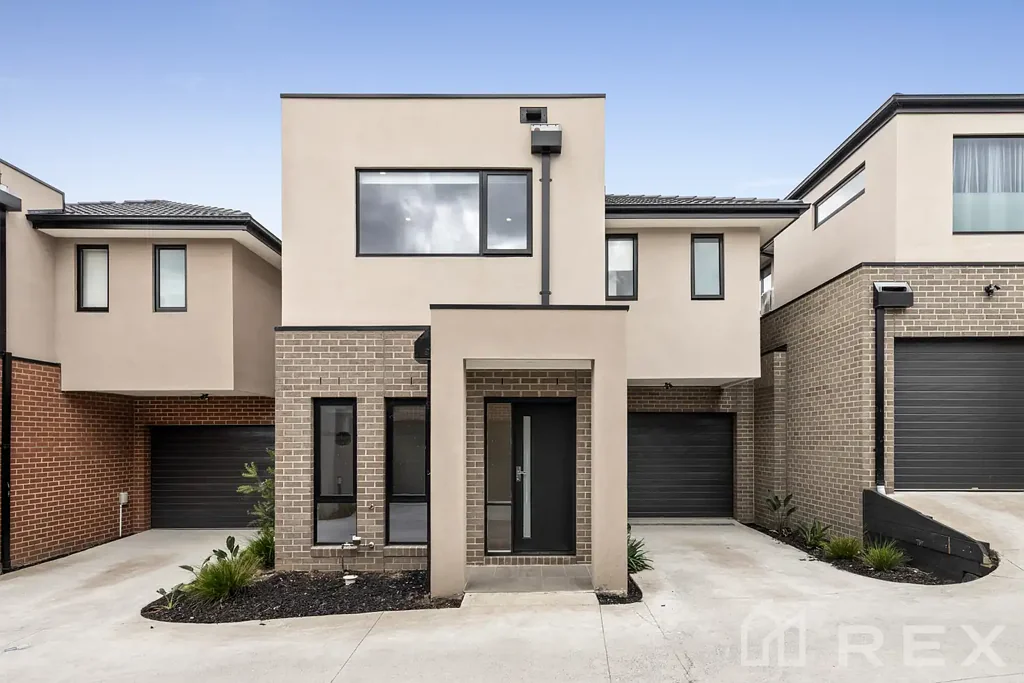 Comfortable Family Living in a Prime Hampton Park Location!