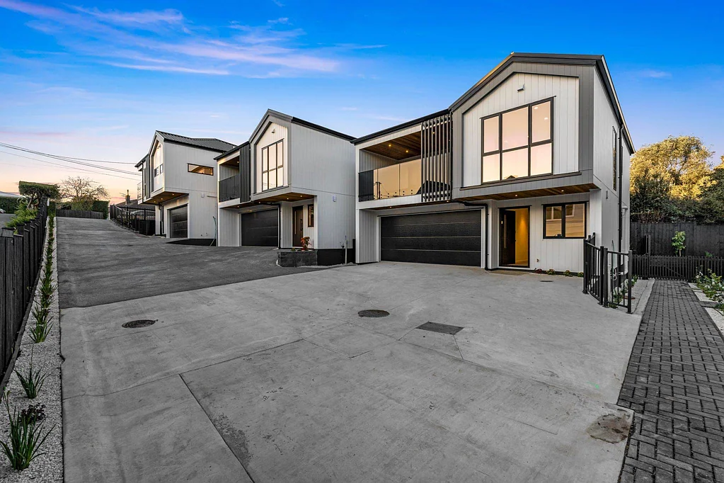 Glen Innes 4ห้องนอน Luxury Family Living On Weybridge!