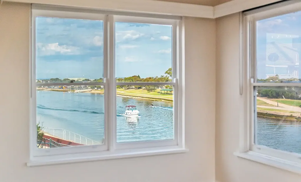 Bayside Living with Patterson River & Bay Views in the Heart of Bonbeach!!