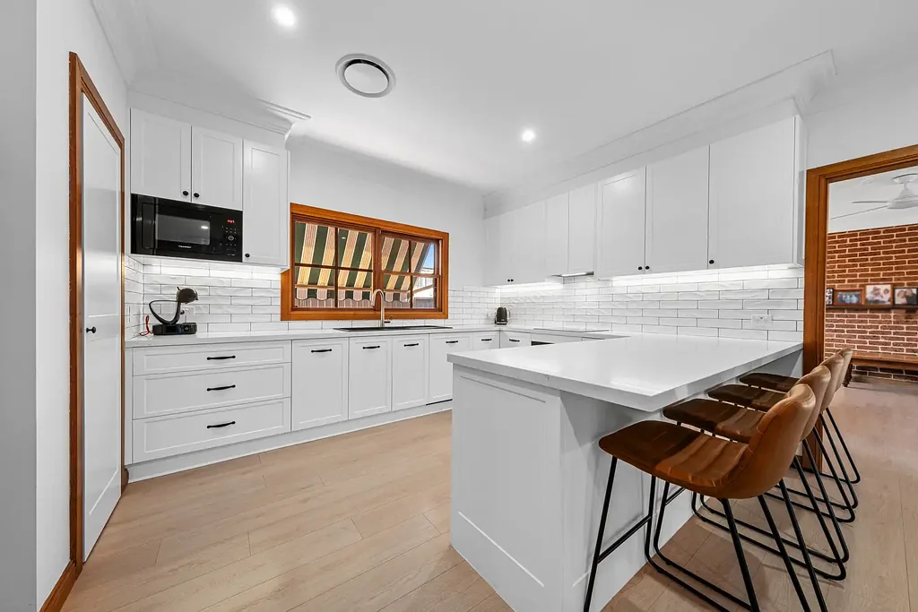 Mcgraths Hill 4 Bedroom The Complete Package, Big Block, Shed & Easy Living