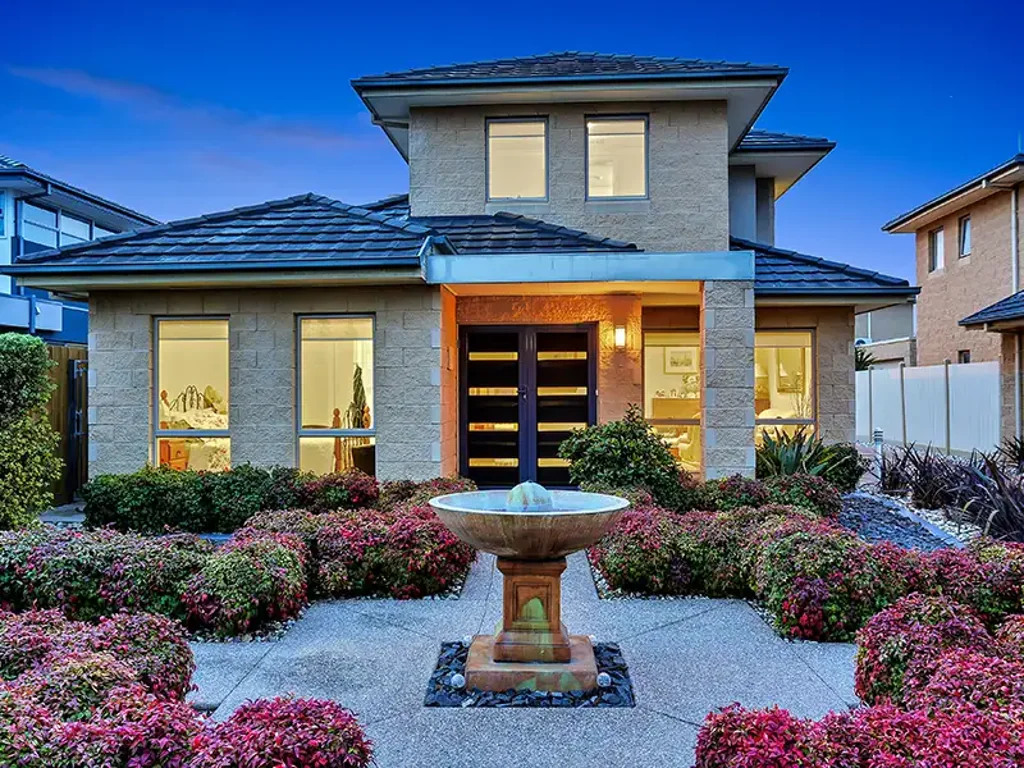 Altona 3ਬੈੱਡਰੂਮ Executive Living in a Vibrant Seaside Location