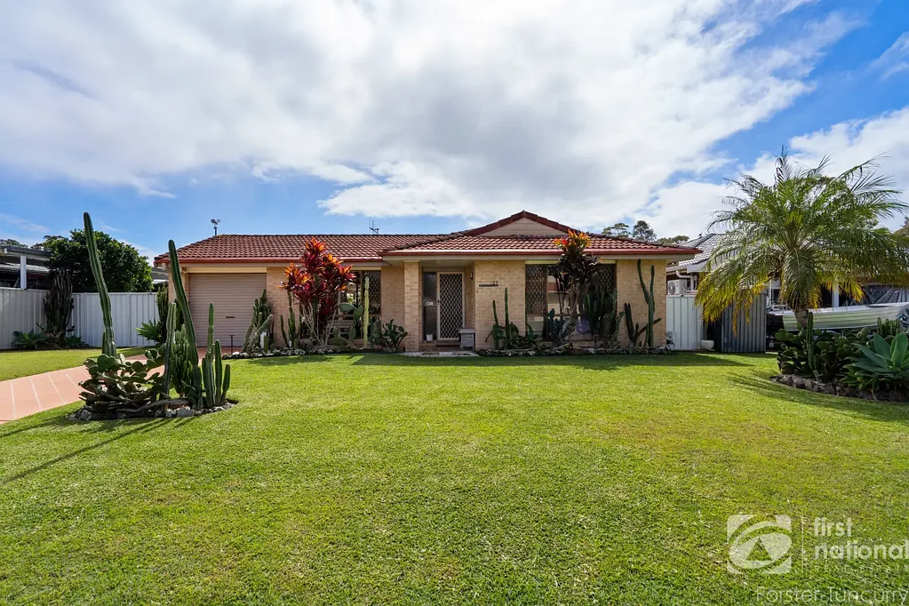 Forster 3બેડરૂમ Spacious Single-Level Living in a Convenient Forster Location
