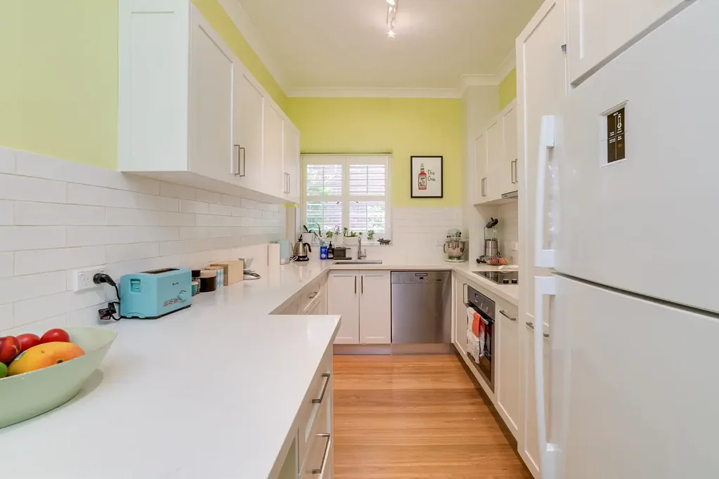 Spacious Ground Floor Apartment In Quiet Cul De Sac
