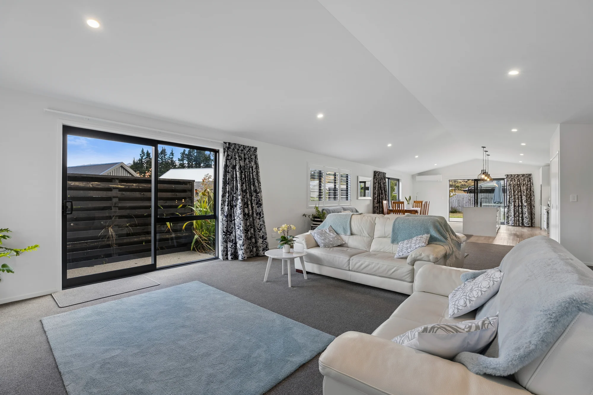 Lower Shotover 4房  Spacious Family Living in a Prime Location