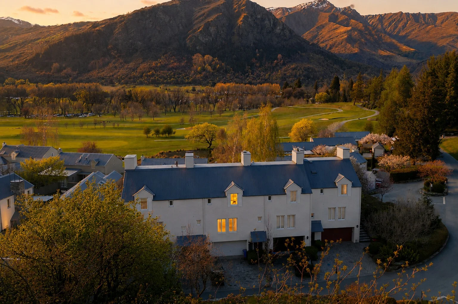 Arrowtown 2બેડરૂમ ICONIC MILLBROOK TOWNHOUSE