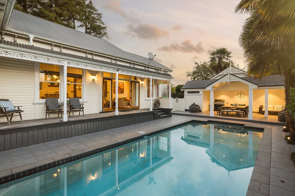 Hamilton Lake 5chambre A Landmark Opportunity, Iconic Hamilton Villa