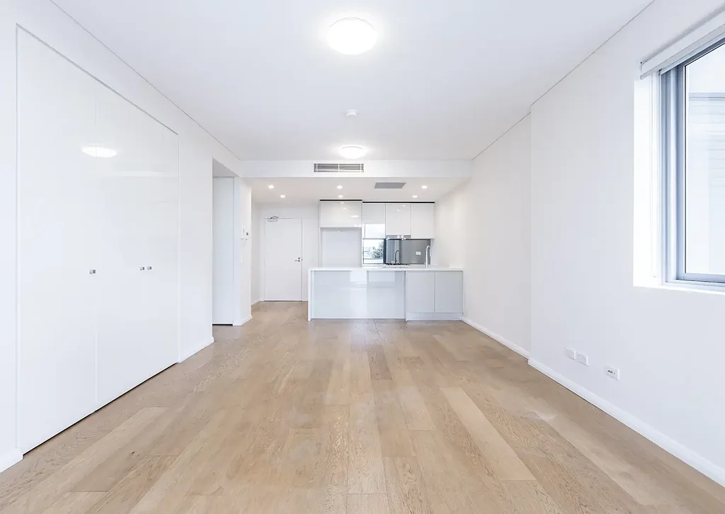 Two Bedroom Security Apartment With Parking