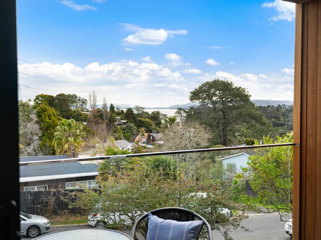 Mount Roskill 5ਬੈੱਡਰੂਮ Experience Elevated Living with Prestigious Views
