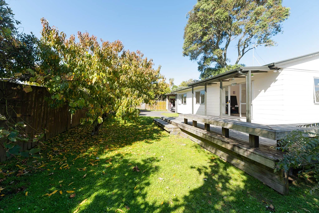 Glen Eden 3 Slaapkamer OVERSEAS VENDORS – MUST BE SOLD!
