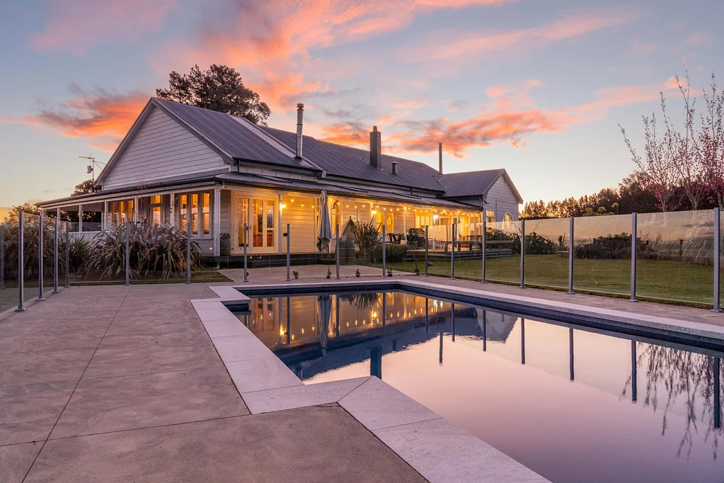 Waiohiki 5 Bedroom Picture perfect elevated setting