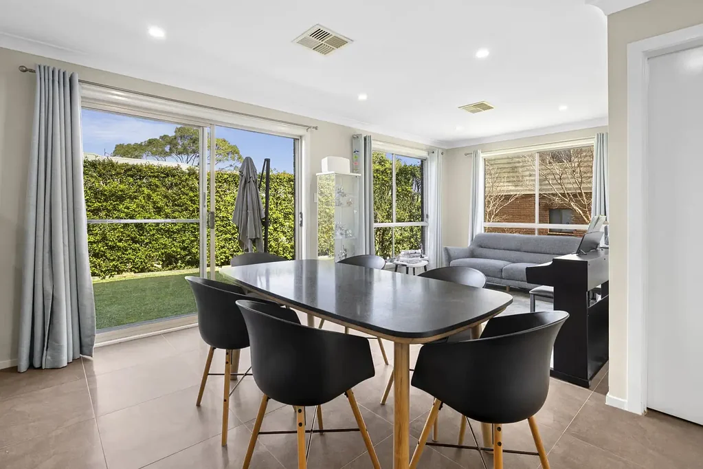 Modern 5-Bedroom Family Home in Beacon Hill