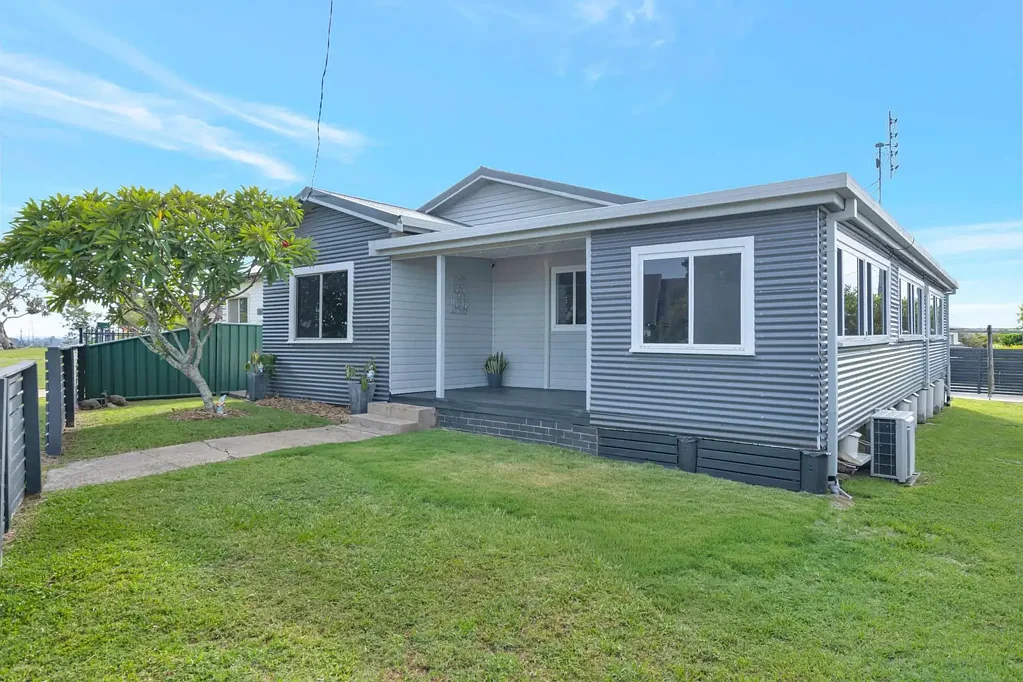 South Grafton 4房  Renovated Family Home in a Flood-Free Hilltop Position