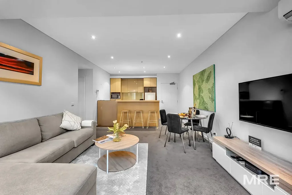 Contemporary one bedroom haven by the bay