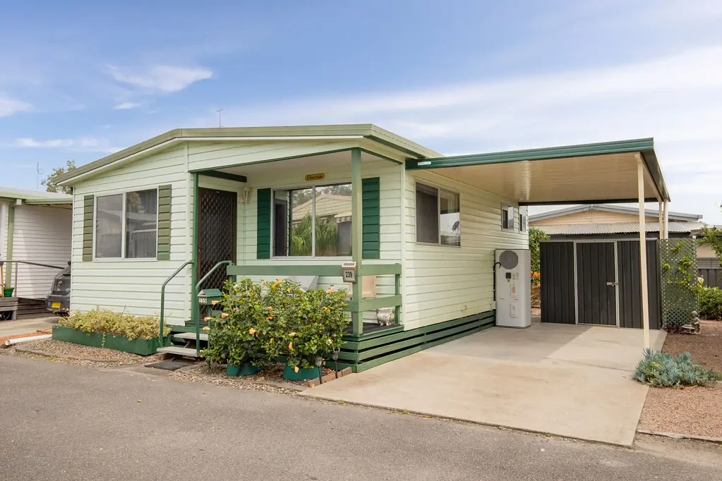 Fern Bay 1房  Easy Living in Bayway Village