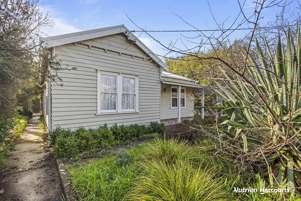 Crabapple Cottage - Available Furnished or Unfurnished