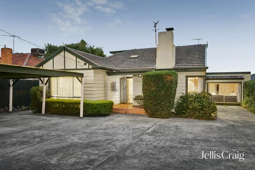 Bentleigh East 4ห้องนอน Family generosity in the McKinnon zone