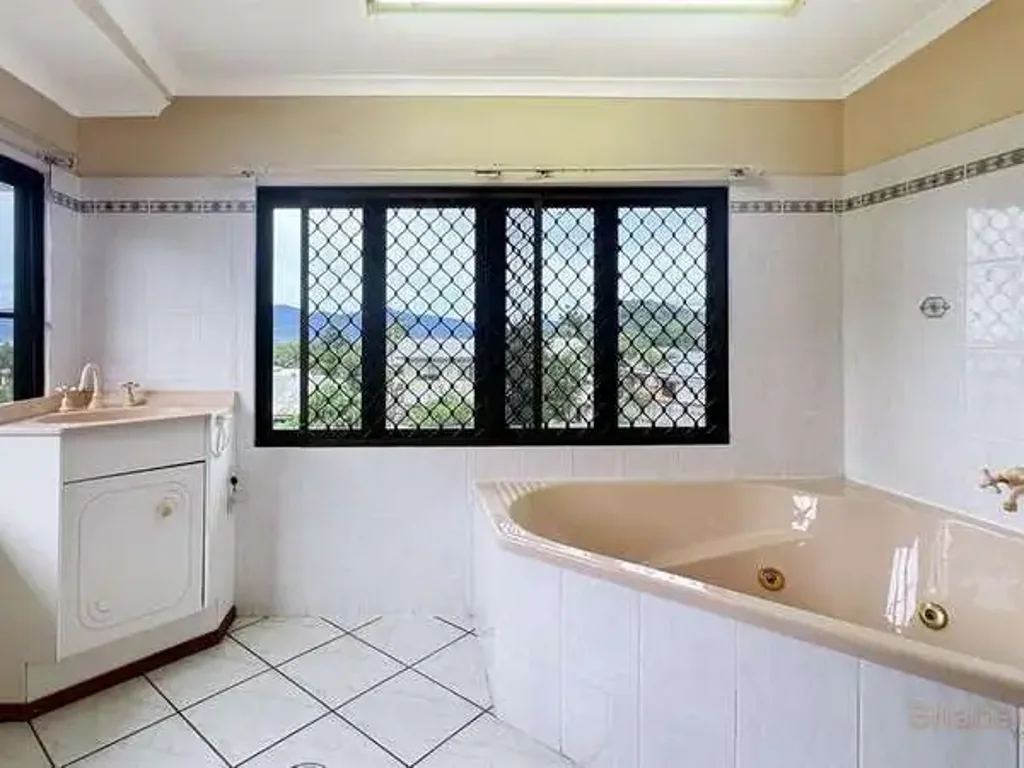 16 Marti Street, Bayview Heights, QLD 4868
