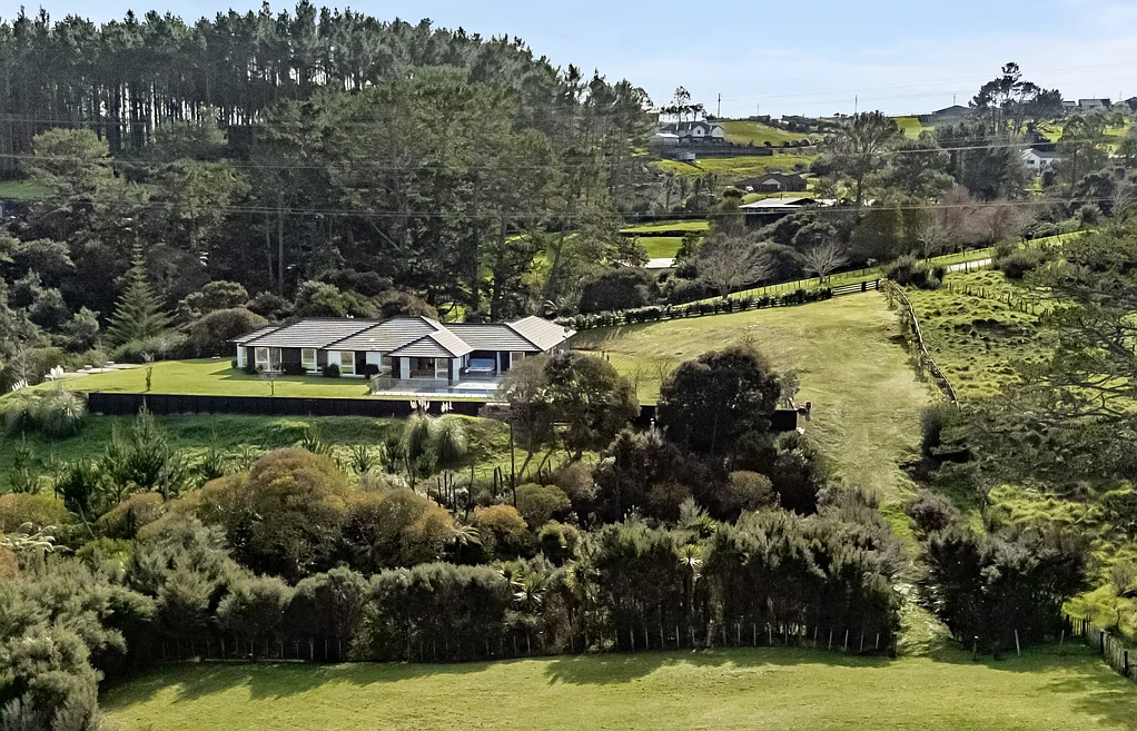 Kumeu  Freedom, space and family living