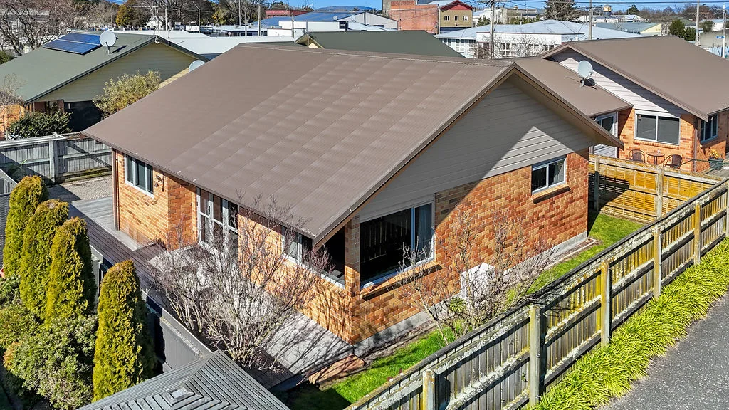 Carterton 2房  Secure, Central and Easy Care Living