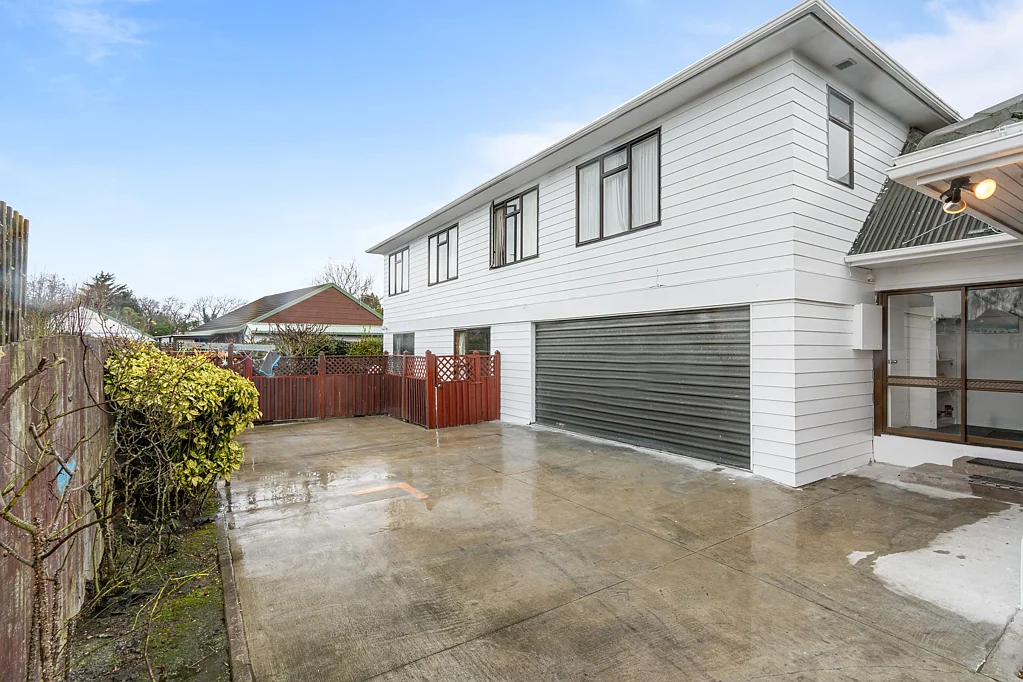 Upper Riccarton 8બેડરૂમ High-Return Investment, Top Riccarton Location