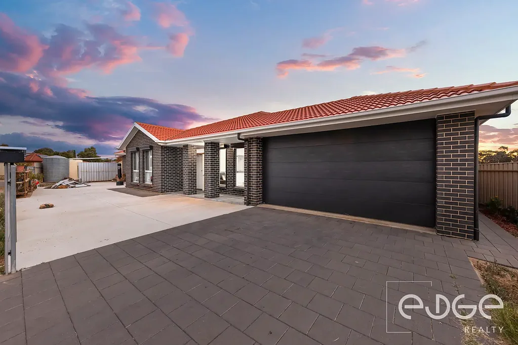 Elizabeth South 4 Bedroom A Fresh Start in a Contemporary Retreat!