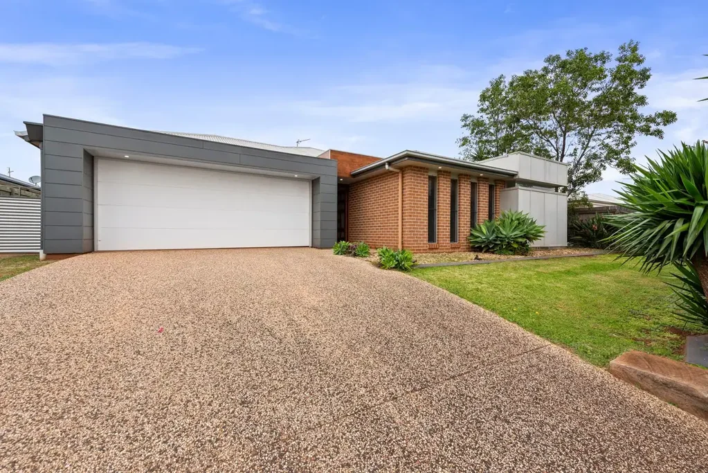 Kleinton 5غرفة نوم Contemporary Family Living with a Big Shed on 1,086m²