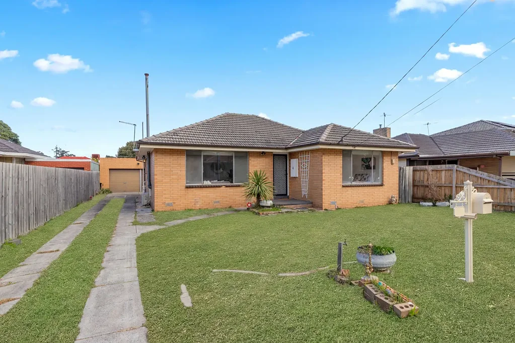 4 Hanleth Avenue, Springvale, VIC 3171