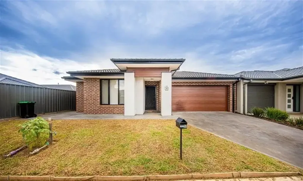 Cobblebank 4 Bedroom Charming Family Home in Coveted Cobblebank Neighborhood - Perfect for Your Next Move!