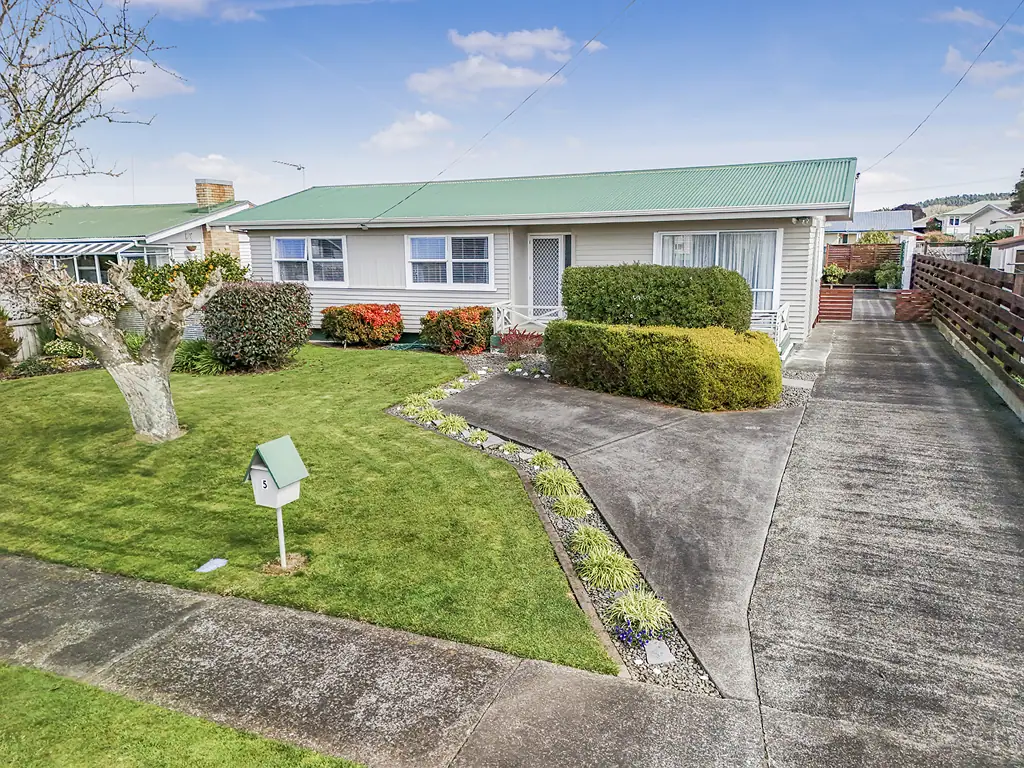 Morrinsville 3房  Immaculate Inside & Out - Three Car Garage