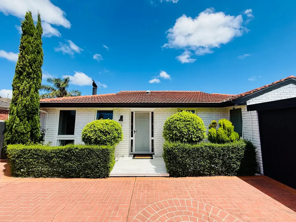 Bentleigh East 3બેડરૂમ Modern Elegance in a Prime Lifestyle Location