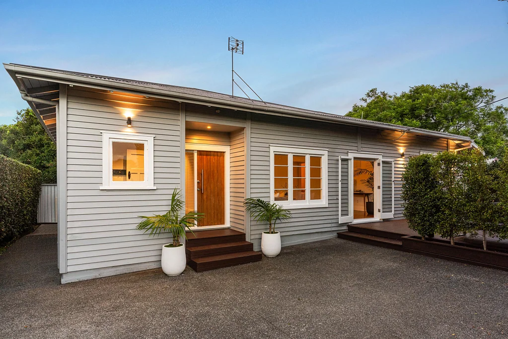 2/105 Lancaster Road, Beach Haven, North Shore City, Auckland
