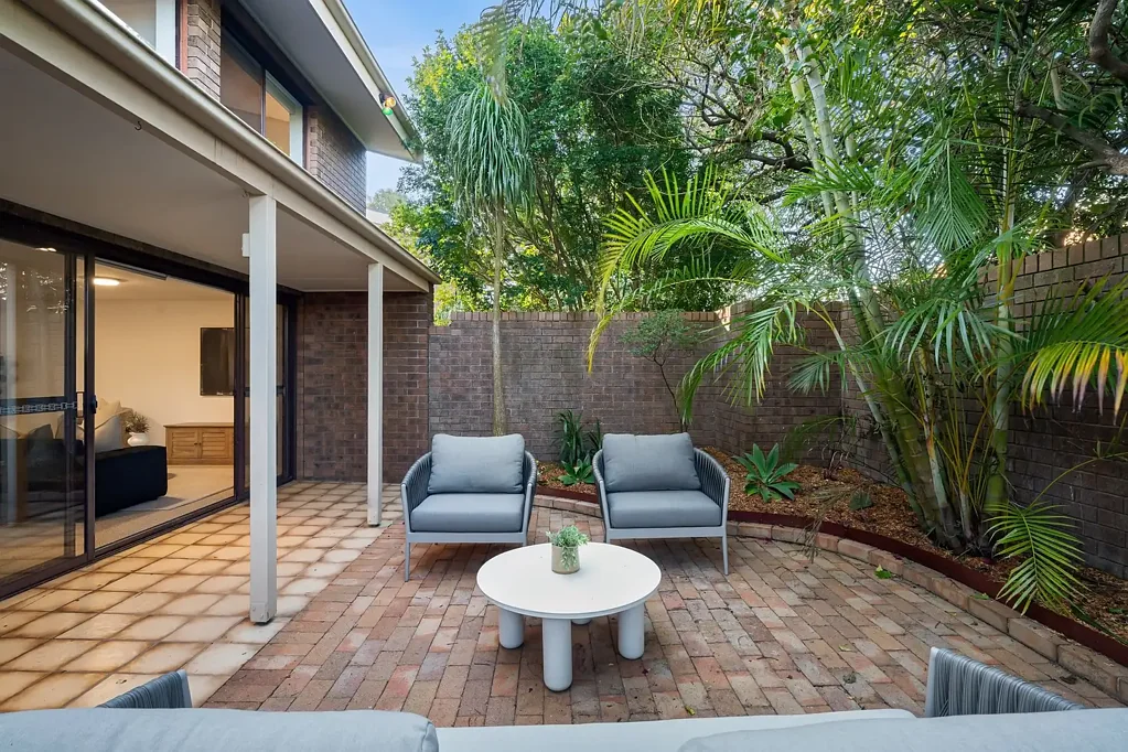 Balgowlah 3침실 Spacious freestanding townhome in boutique complex of four
