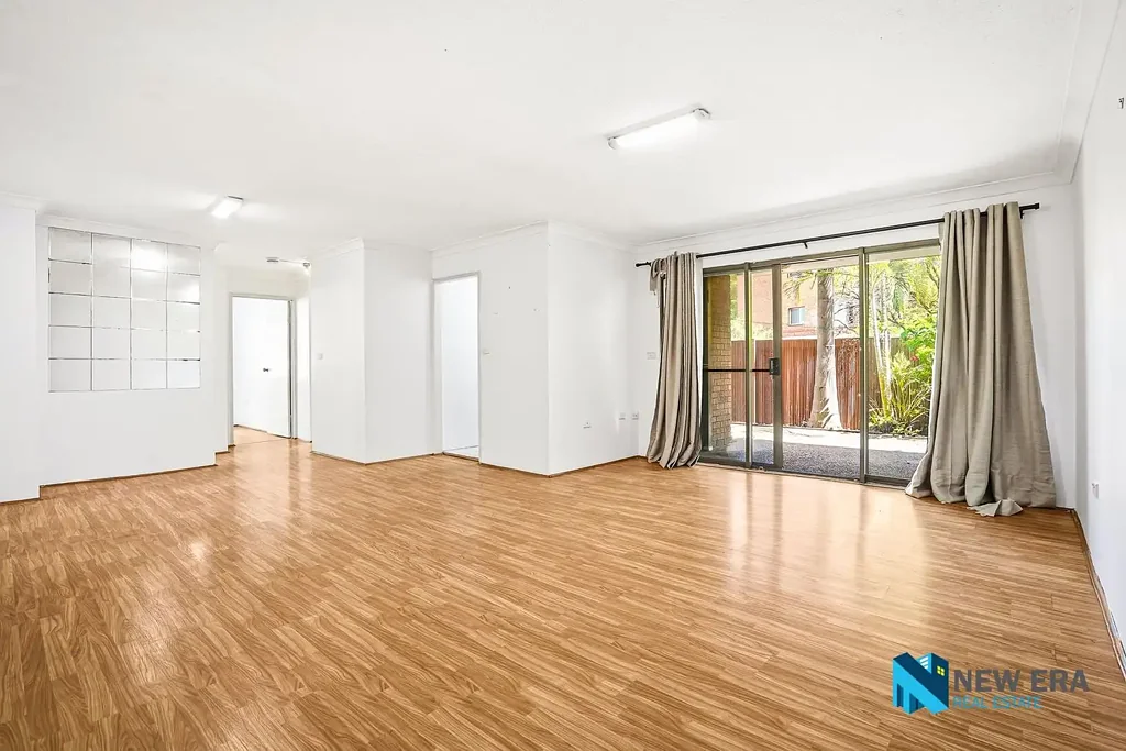 Ground floor unit with outdoor space