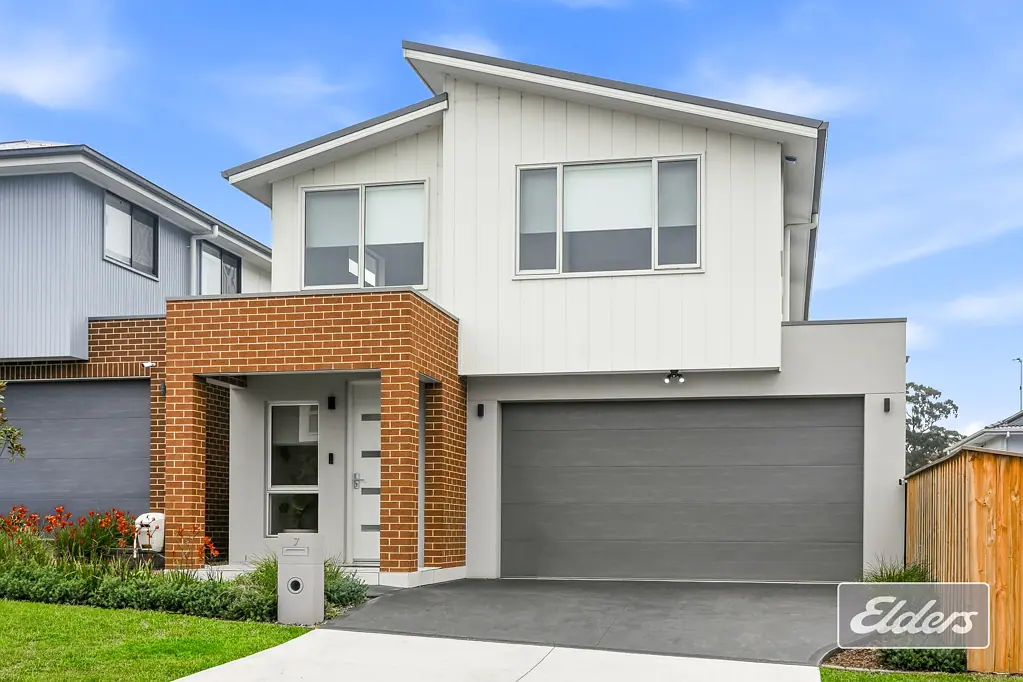 Box Hill 4房 Gables 的双层住宅 Double Storey House in Gables
