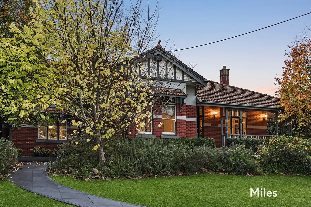 Ivanhoe 5 Bedroom Timeless Federation Elegance with Striking Contemporary Living in Blue-Chip Fairy Hills