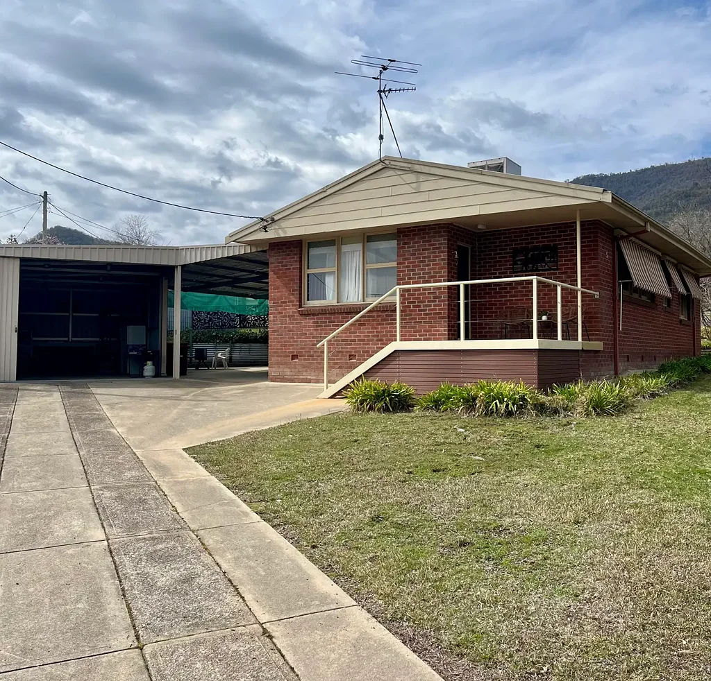 Talbingo 3房  3 Bedroom Brick Home - Fully Furnished and Ready to Enjoy