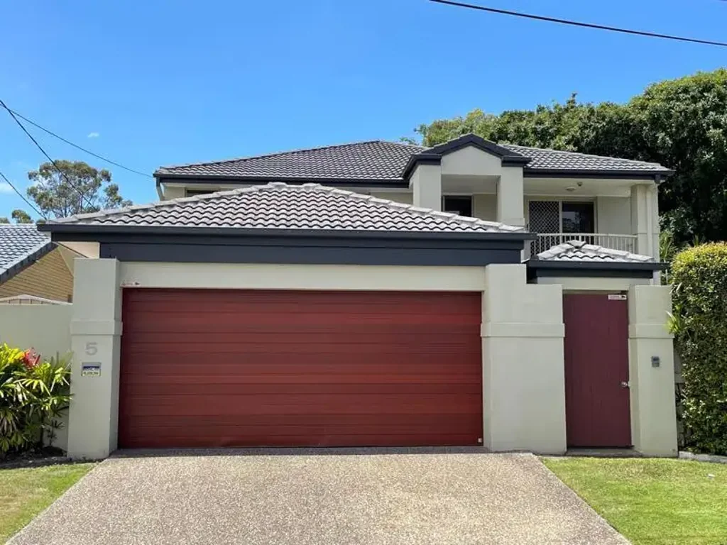 Spacious 4 Bedroom 2 Bathroom Home With A Double Lockup Garage And A Double Undercover Carport!