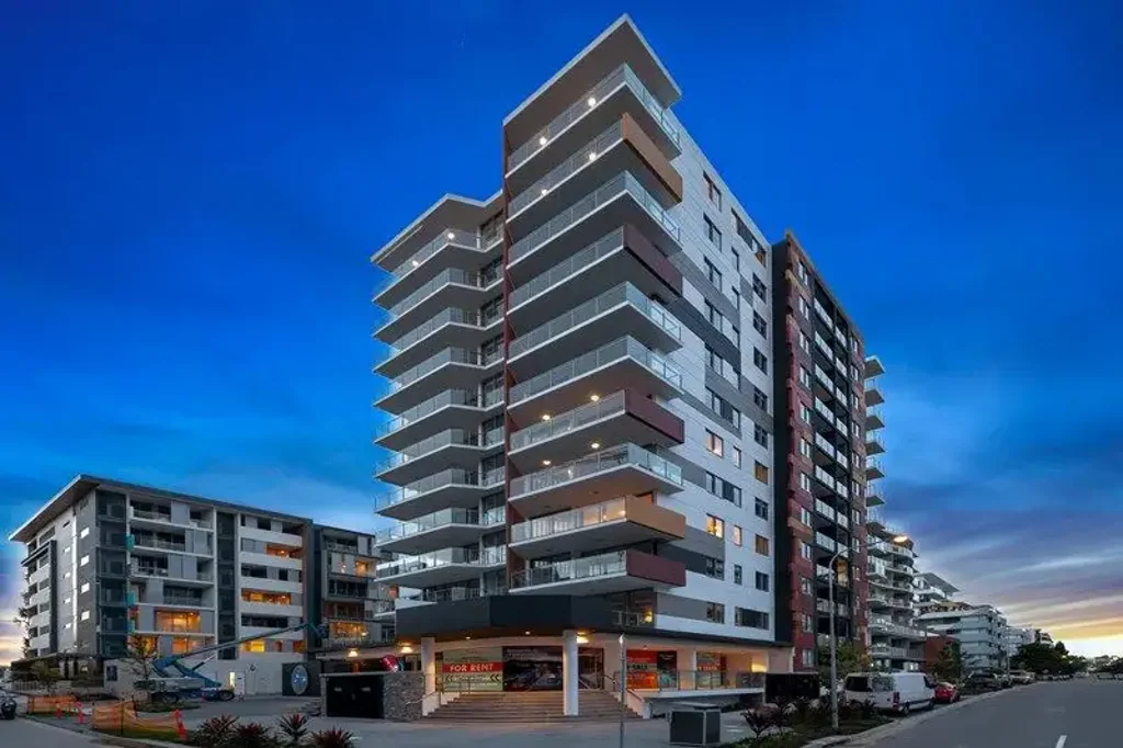 Luxury Living at "The Breeze"
