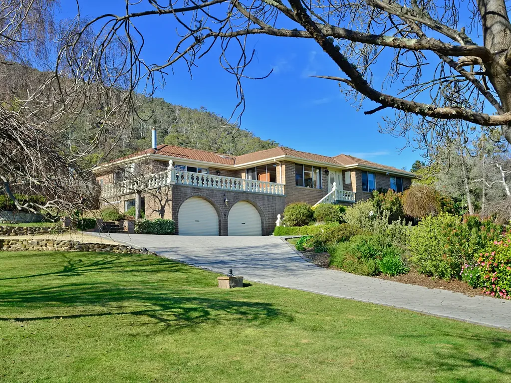 Magra 3房  The Ultimate Family Lifestyle Property with Pool, Views & Room to Grow