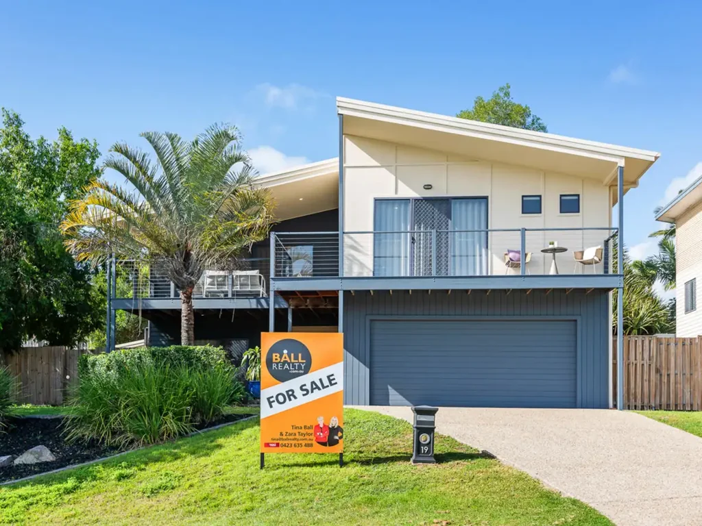 Pacific Pines 5Moenga Spacious Family Living with Hinterland Views, Pool and Multiple Living Zones