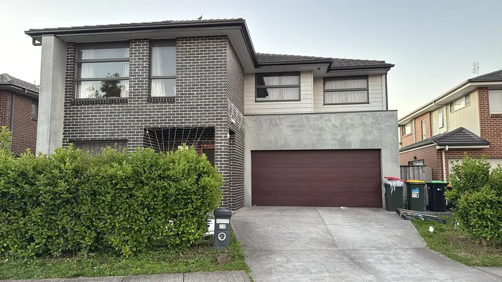 Family Home - FOR LEASE!!