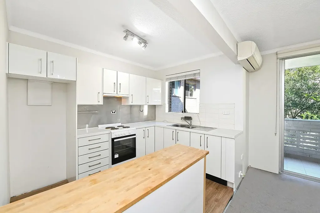 Cozy spacious 2-bedroom apartment in Lane Cove
