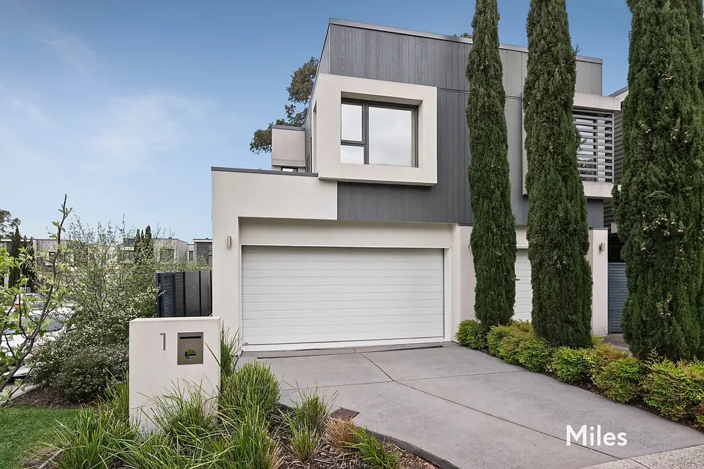 1 Woodstock Crescent, Ivanhoe, VIC 3079